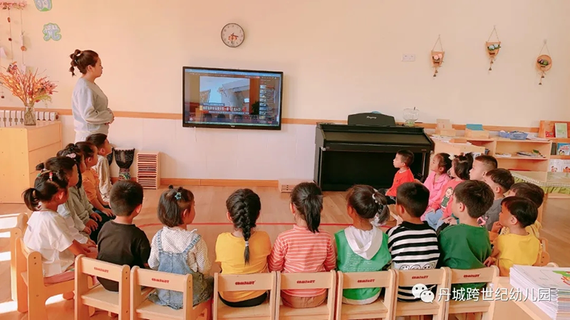 山(shān)西長(cháng)治長(cháng)子跨世紀丹城幼兒園:“預防踩踏，珍愛生命”防踩踏演練活動