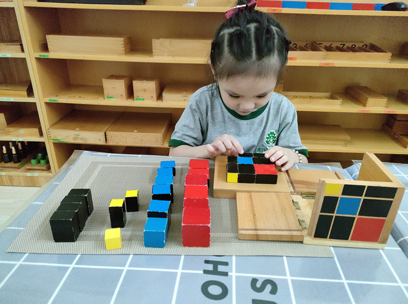 當萌娃遇見蒙氏教室的感官領域的“二項式”“三項式”,會怎麽樣?